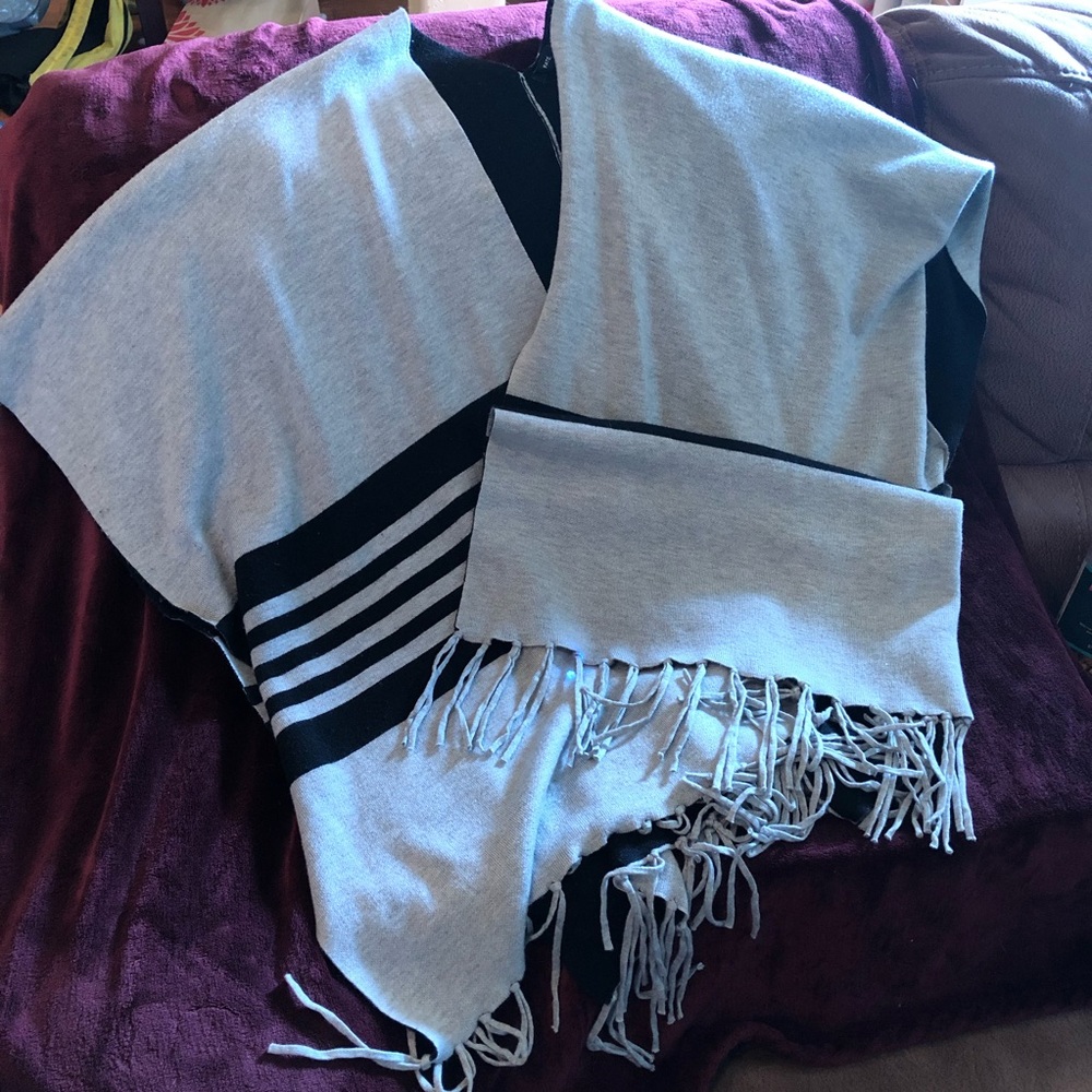 Fate grey and black poncho